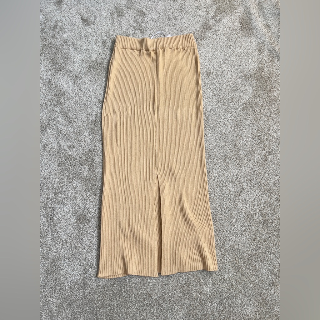 Beklina Ribbed Midi Knit Skirt — image 8 of 8